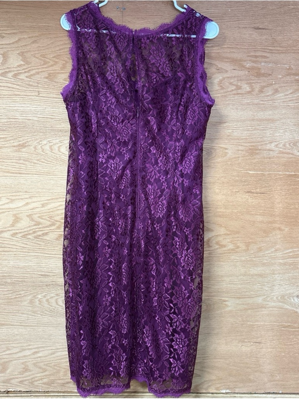 Liliana Sleeveless Purple Lace Sheath Dress - Picture 5 of 8